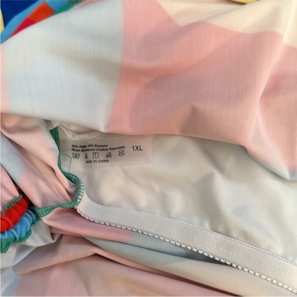 Women’s Abstract Tankini Swim Rashguard Top Multi Colors Sz MED NEW! - Picture 5 of 5